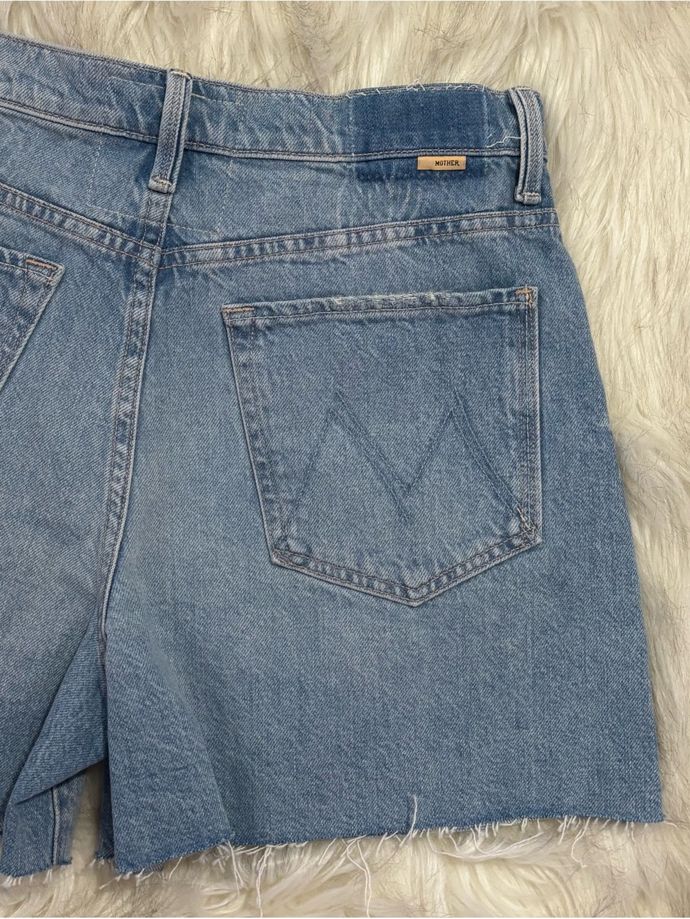 NWT MOTHER The Extra Mile Cutoff Short Head Rush Light Blue SZ 27 RV $238 - Picture 12 of 16